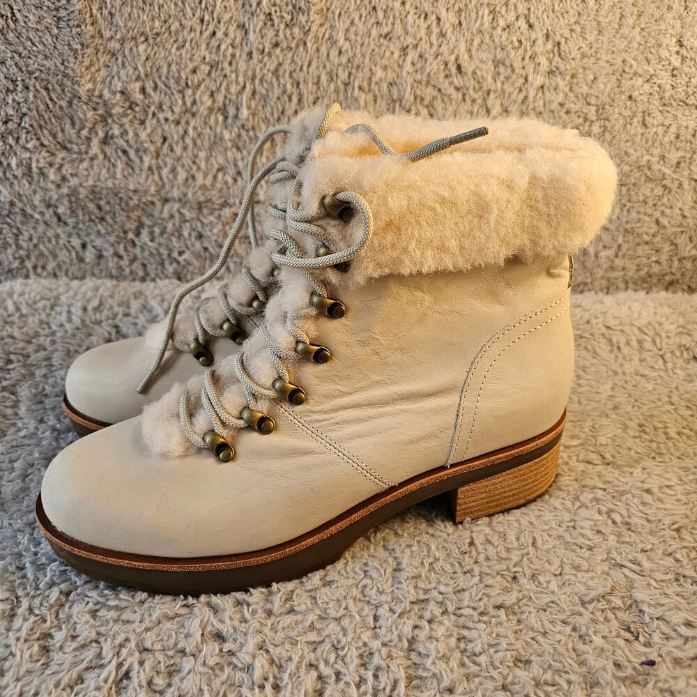 NEW Kork-Ease Women Winslet Genuine Shearling Trim Lace Up Boots Size 10M‎ Cream